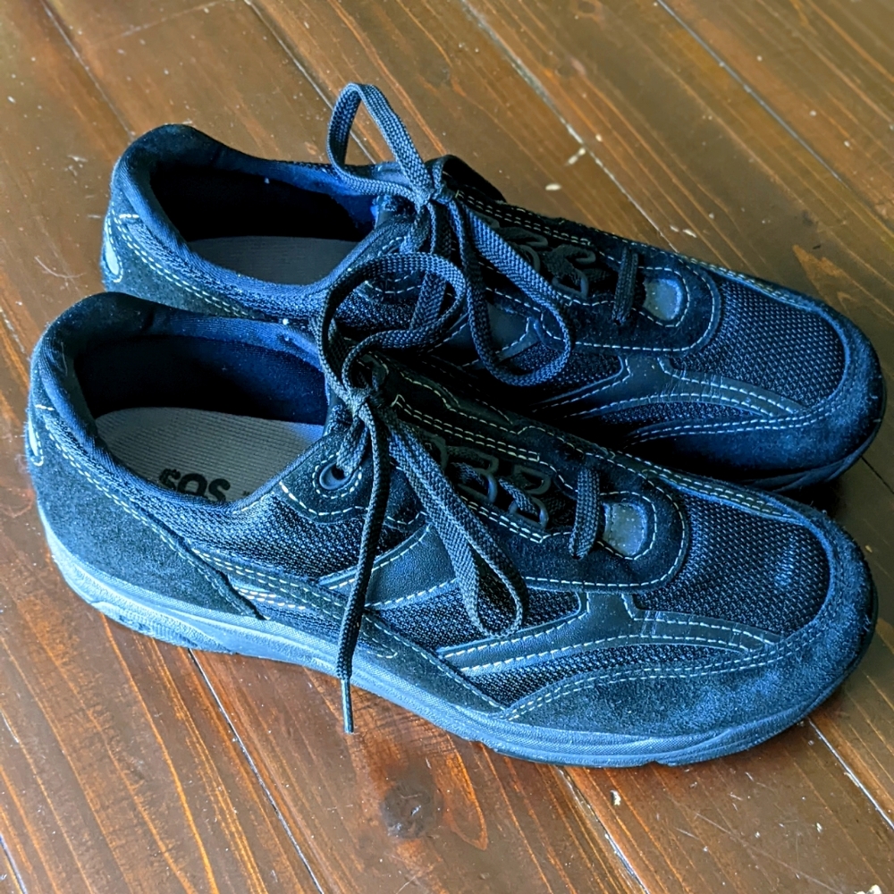 SAS women's black leather lace up sneakers tennis shoes size 9.5